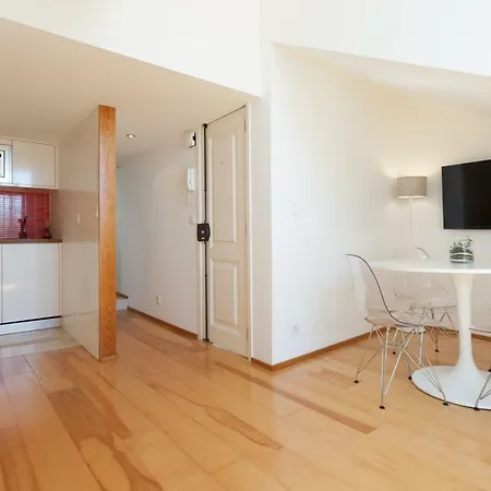 Bohemian Loft In Principe Real-3